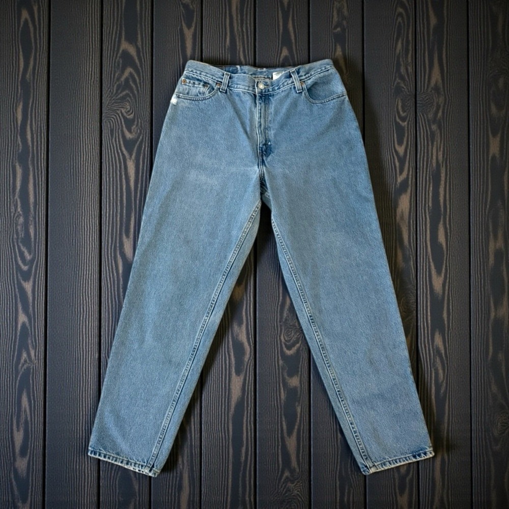 Vintage Levis 550 Relaxed Taper Jean 32x30 Womens 90s High Rise Light Wash Denim